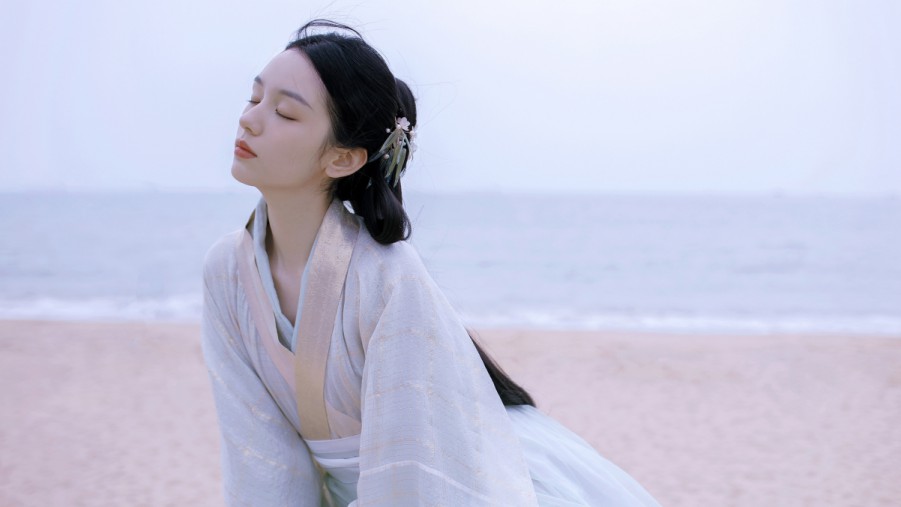 午夜人在线观看高清在线观看海报