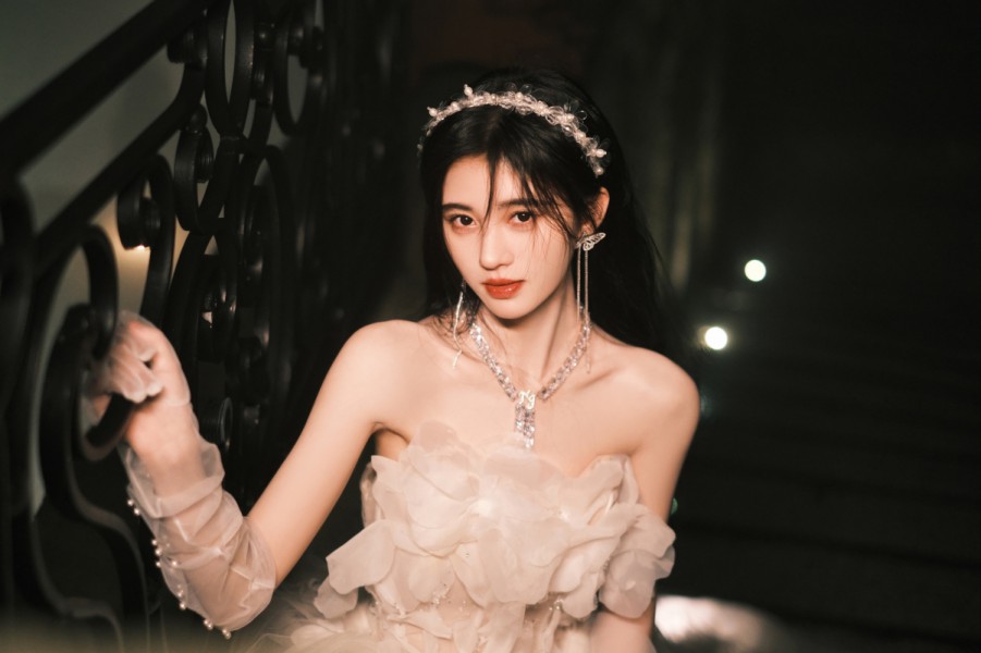 午夜人在线观看高清在线观看海报