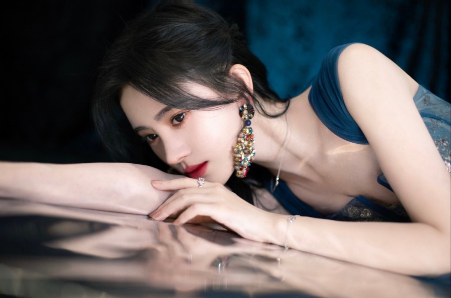 午夜人在线观看高清在线观看海报